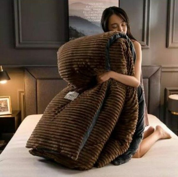 Heavy velvet duvets 4pcs set (7x6). 1 duvet 1 bedsheet 2 pillow cases. BROWN