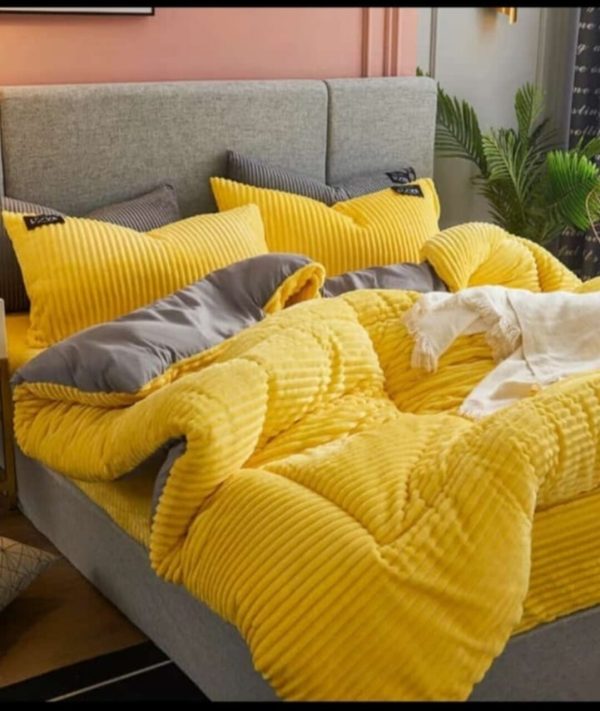 Heavy velvet duvets 4pcs set (7x6). 1 duvet 1 bedsheet 2 pillow cases. YELLOW